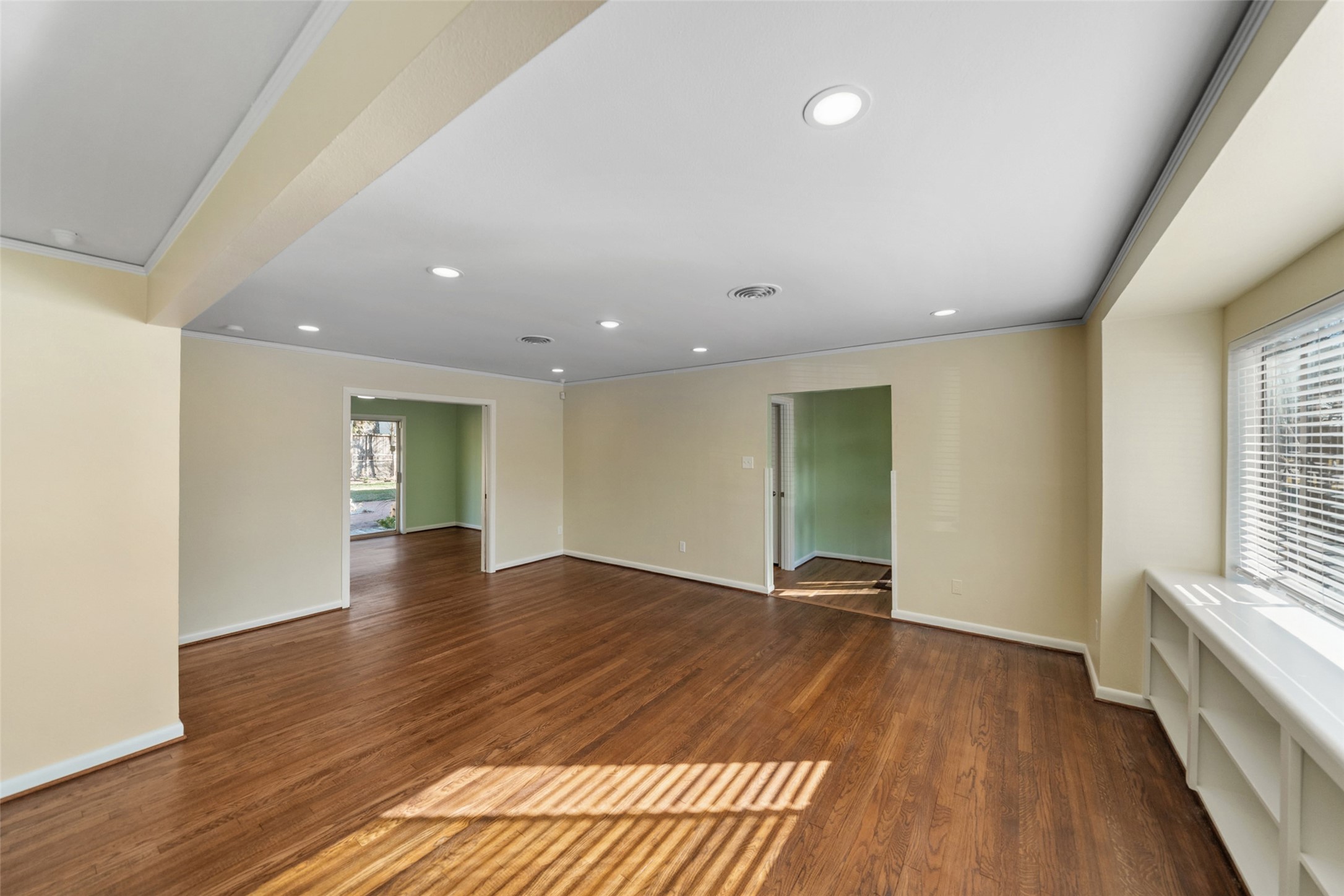 4614 Merwin Street Houston, TX 77027 - Photo 8 of 49 Living Room - view 2