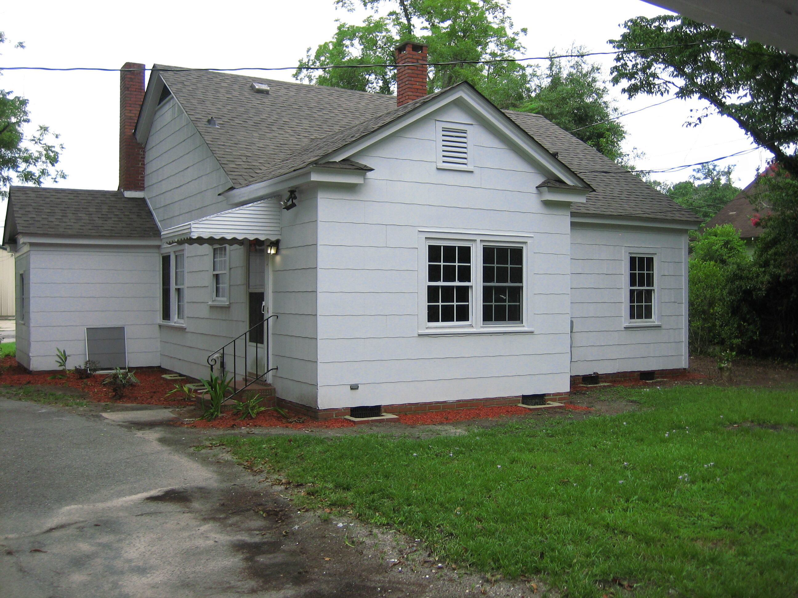 32 Walnut Street Bamberg, SC 29003 - Photo 3 of 19 32 Walnut Street Back