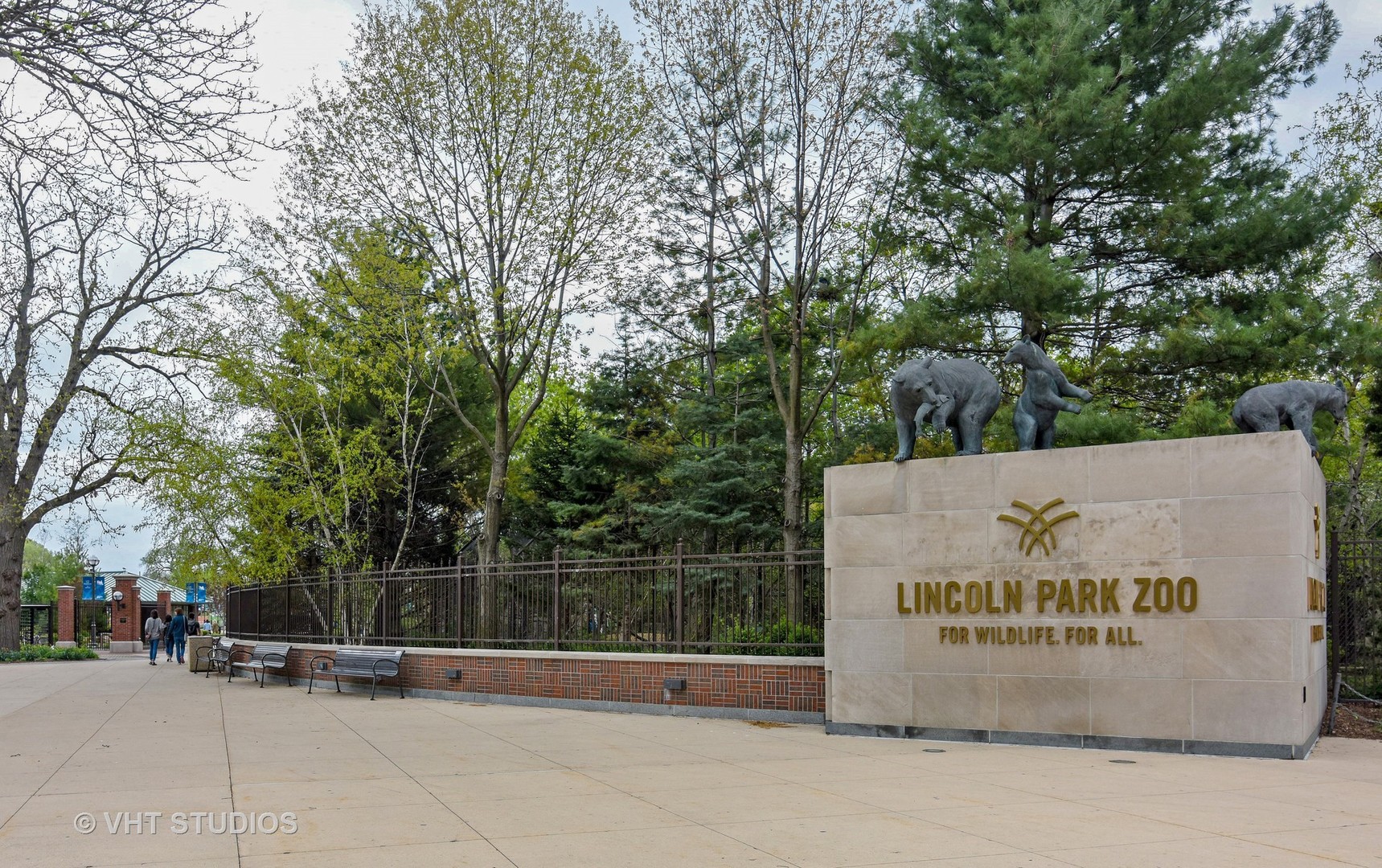 401 West Webster Avenue, Unit 502 Chicago, IL 60614 - Photo 12 of 12 a view of outdoor space with sign board