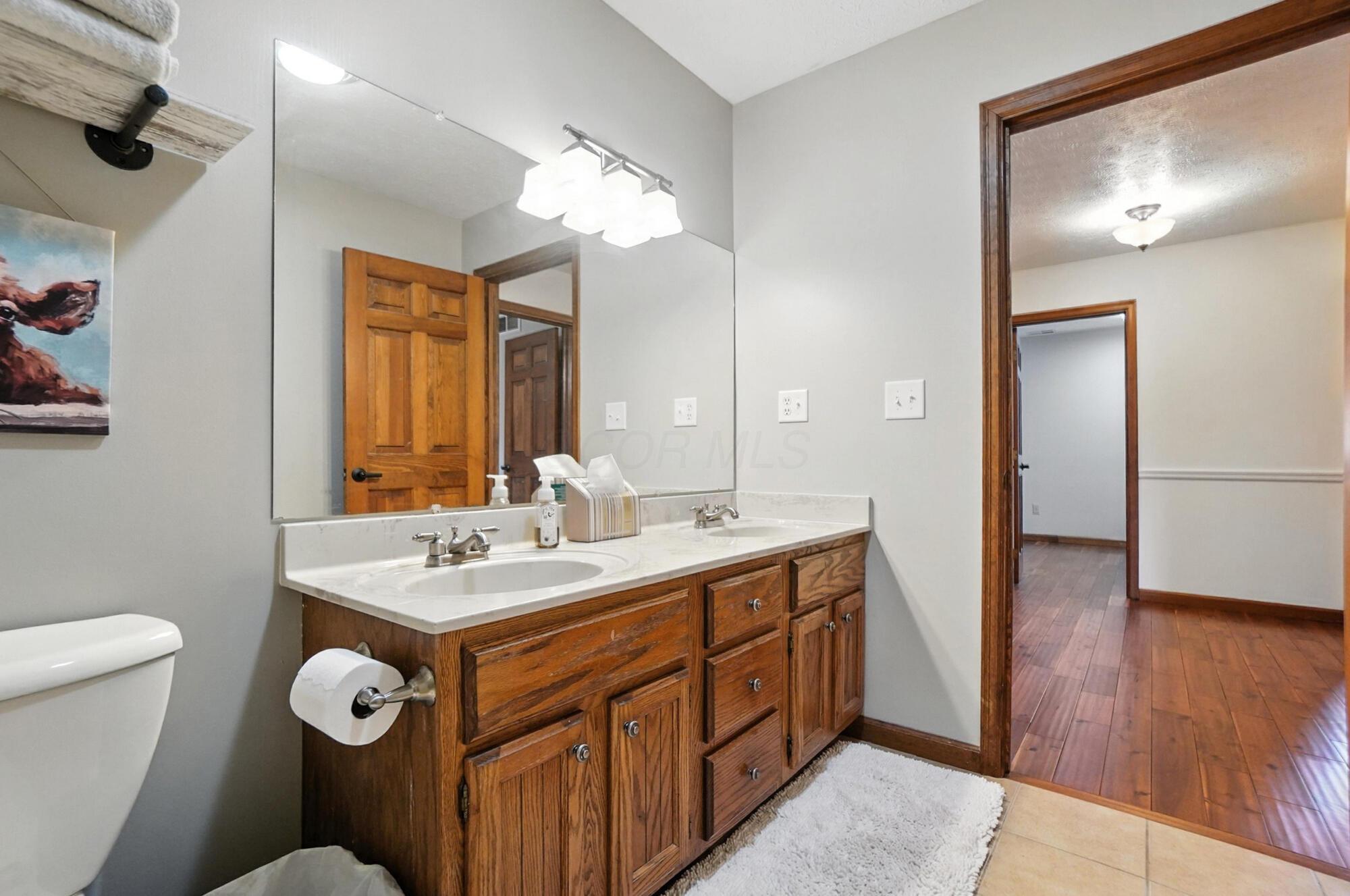 7543 Palmer Road Southwest Pataskala, OH 43062 - Photo 43 of 84 Main Full Bath - 7543 Palmer Road SW, Pataskala, OH 43062