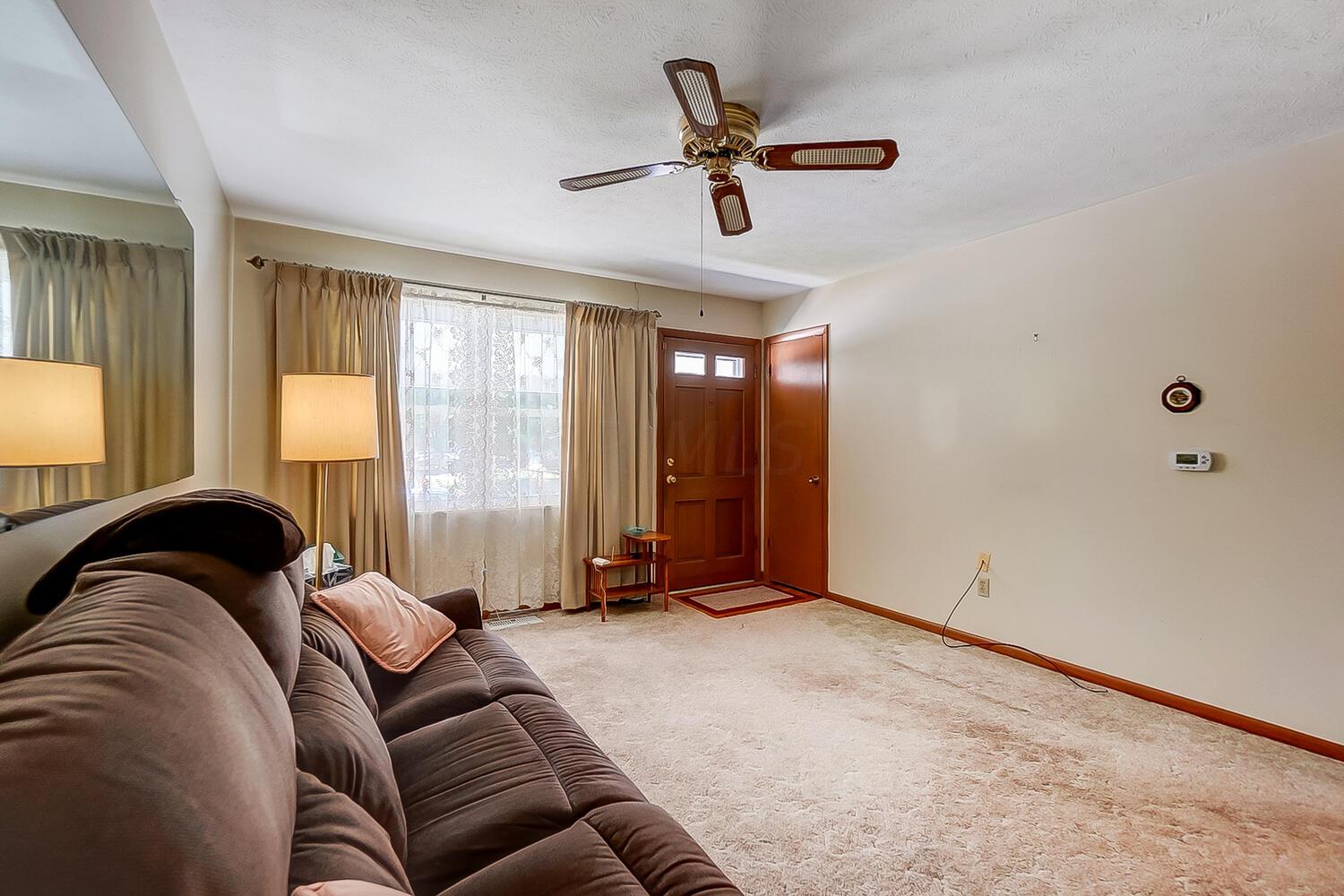 6033 Cairo Road Westerville, OH 43081 - Photo 5 of 43 6033