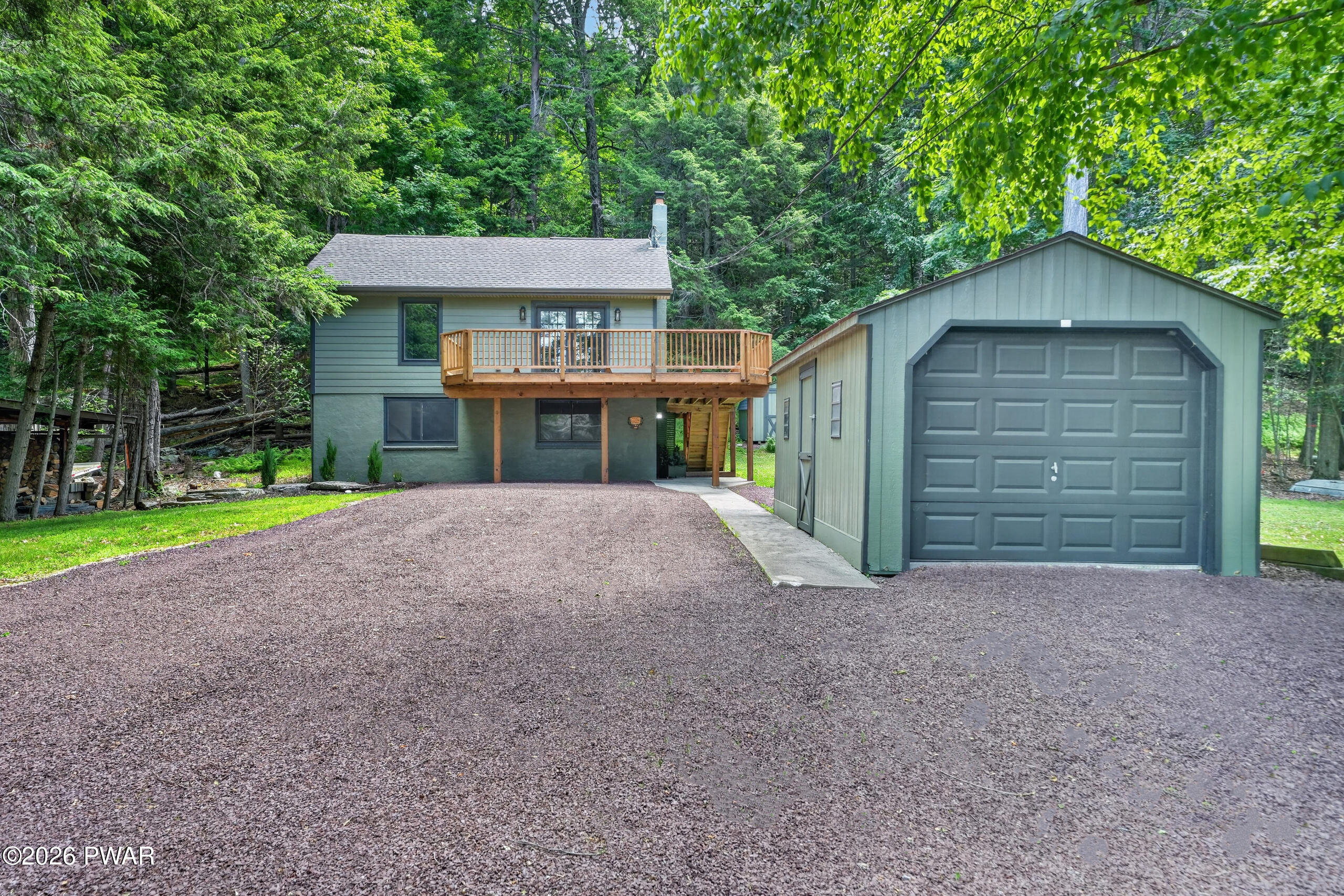 215 Lennon Road Greentown, PA 18426 - Photo 2 of 33