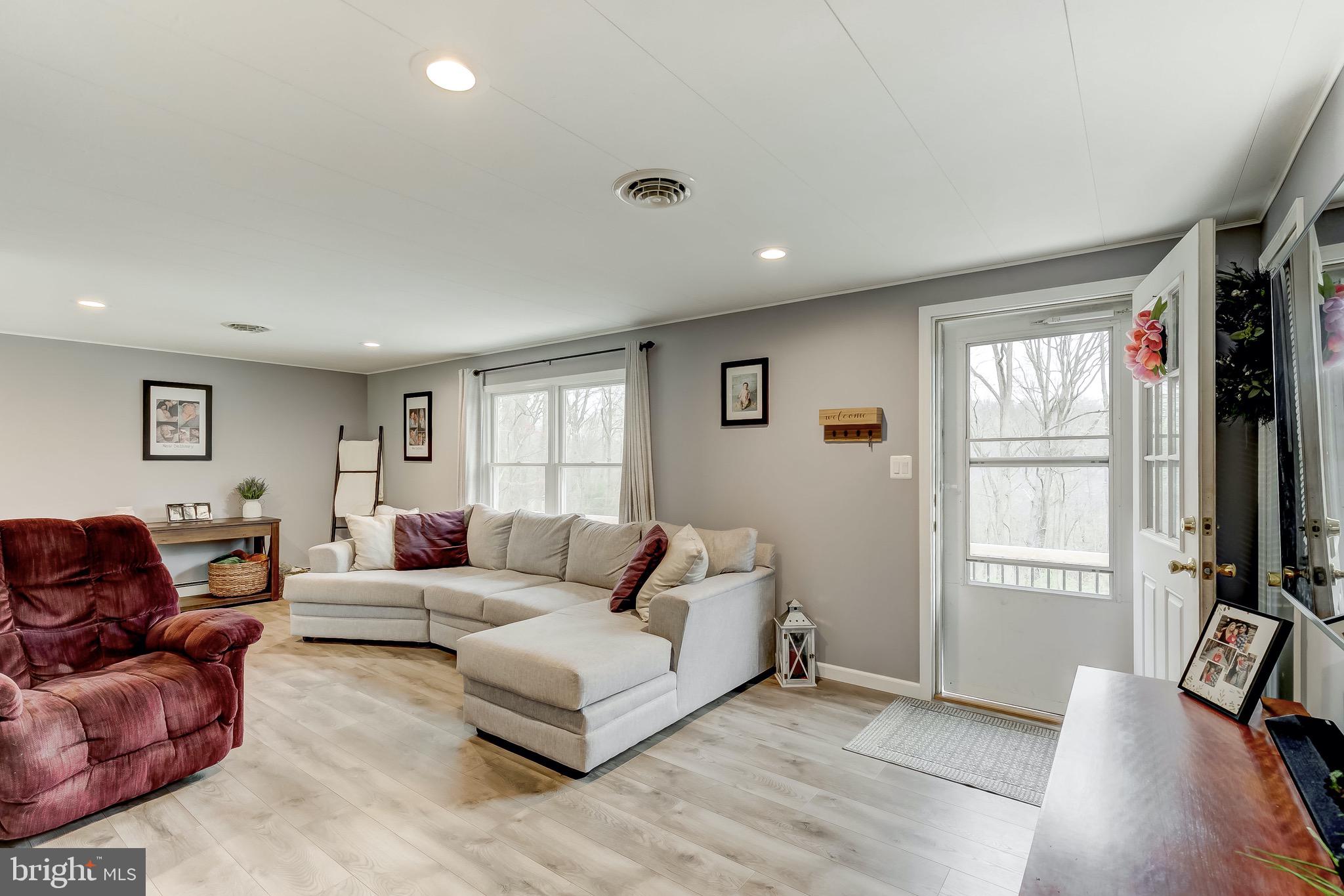 2429 Fairmount Road Hampstead, MD 21074 - Photo 4 of 31
