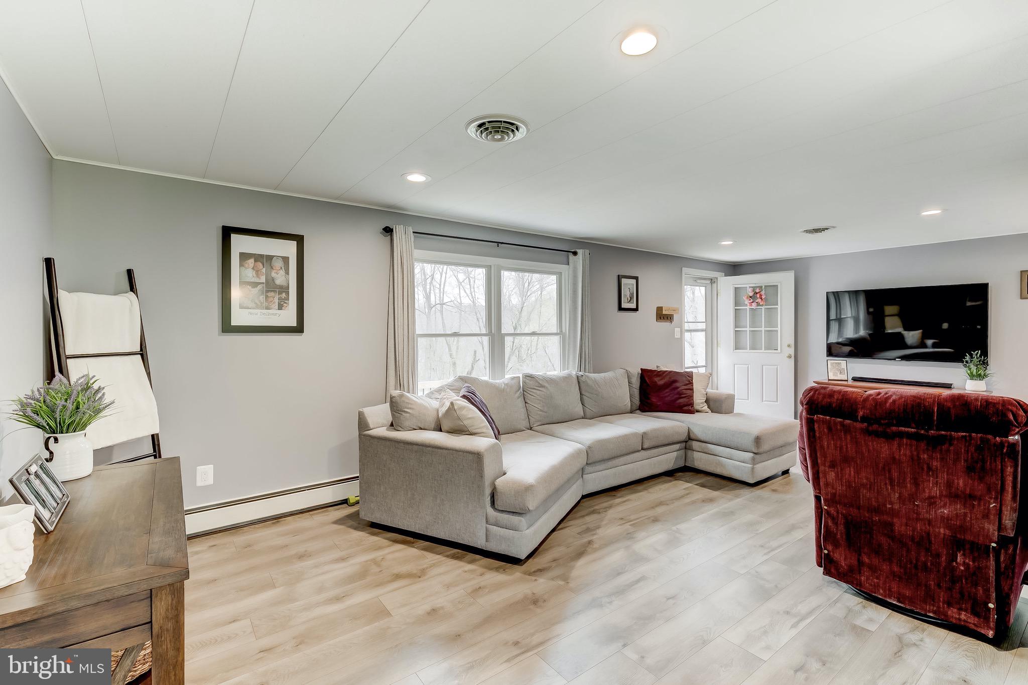 2429 Fairmount Road Hampstead, MD 21074 - Photo 6 of 31