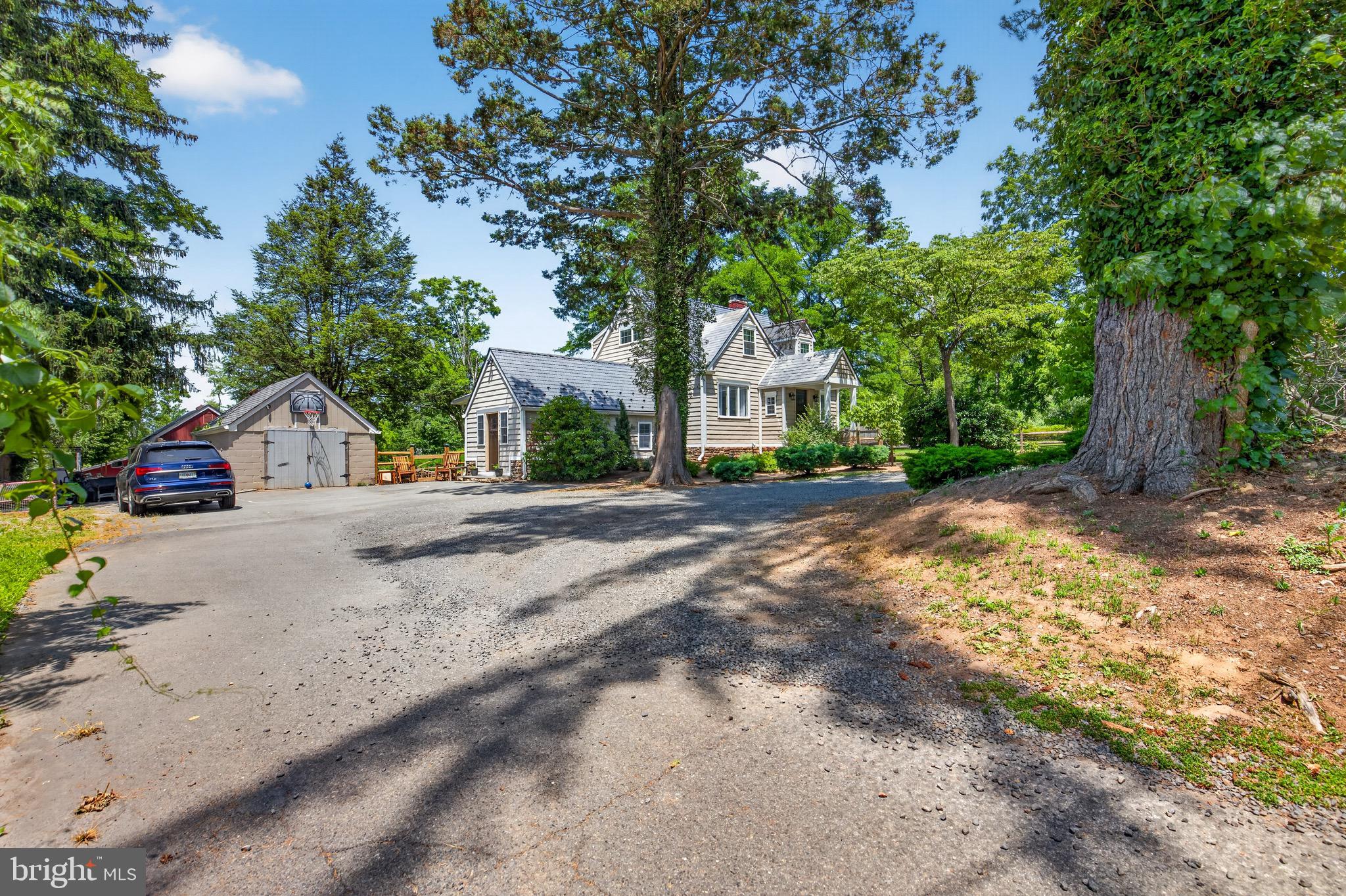 84 Lambertville Hopewell Road Hopewell, NJ 08525 - Photo 37 of 45 Exterior - Circular Driveway Entrance