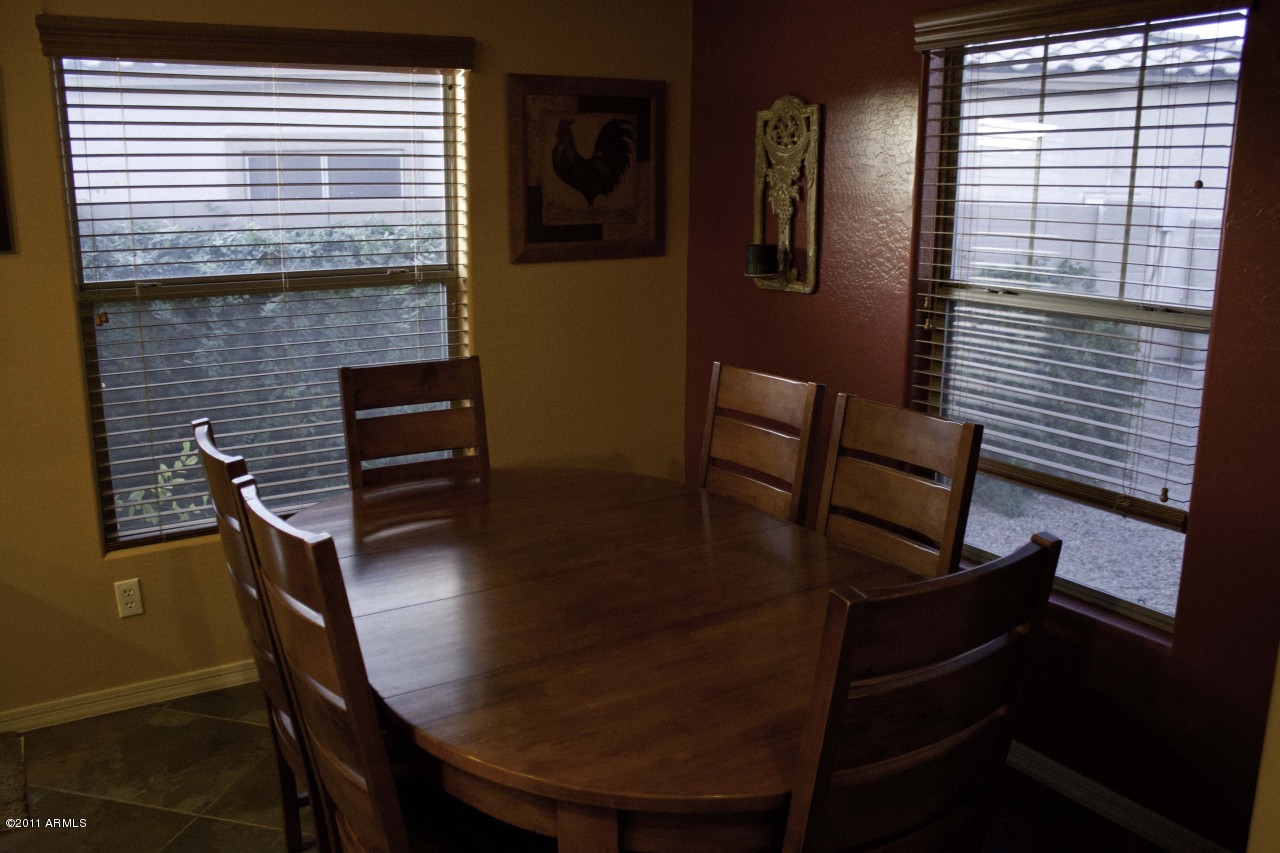 42783 West Kendra Way Maricopa, AZ 85138 - Photo 8 of 24 Dining Room