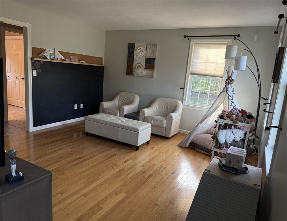 28 Roland Way Milford, MA 01757 - Photo 11 of 25 Gallery Image 11
