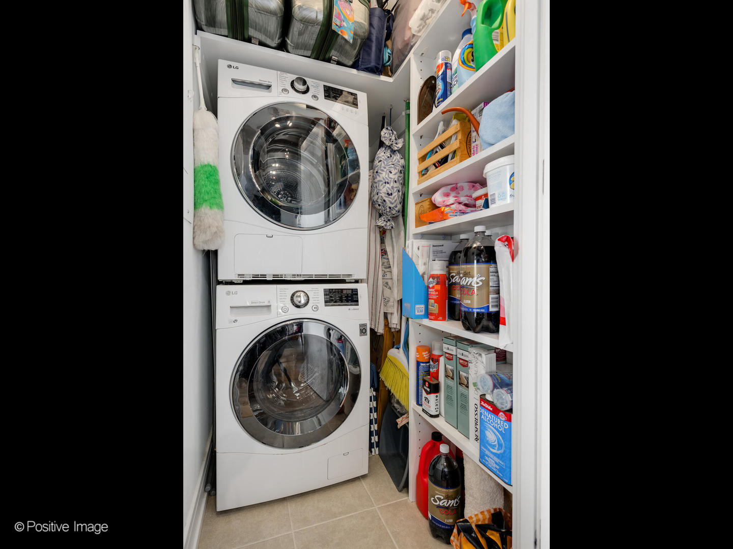 5733 North Sheridan Road, Unit 22C Chicago, IL 60660 - Photo 19 of 29 a utility room with dryer and washer