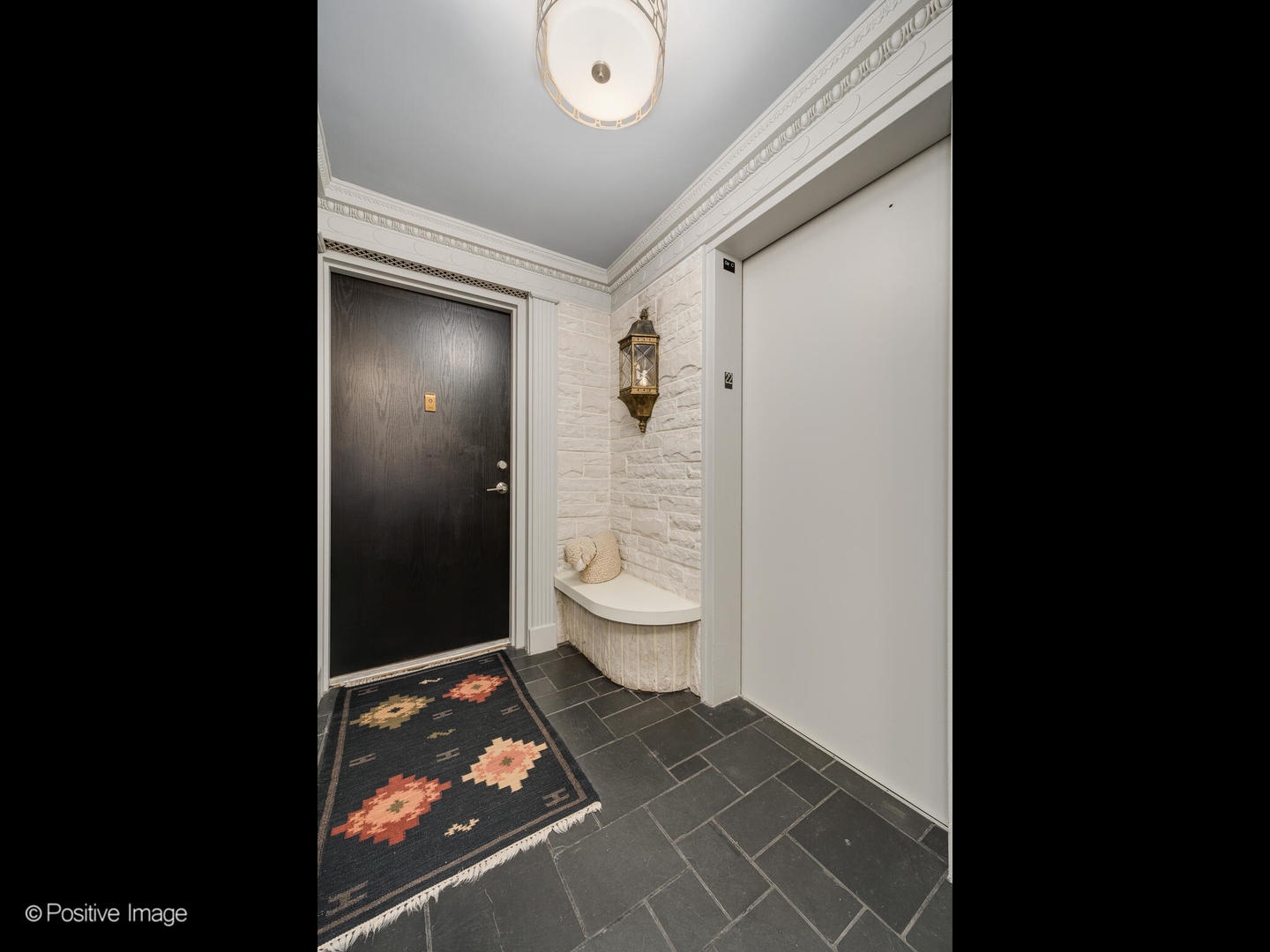 5733 North Sheridan Road, Unit 22C Chicago, IL 60660 - Photo 20 of 29 a bathroom with a toilet
