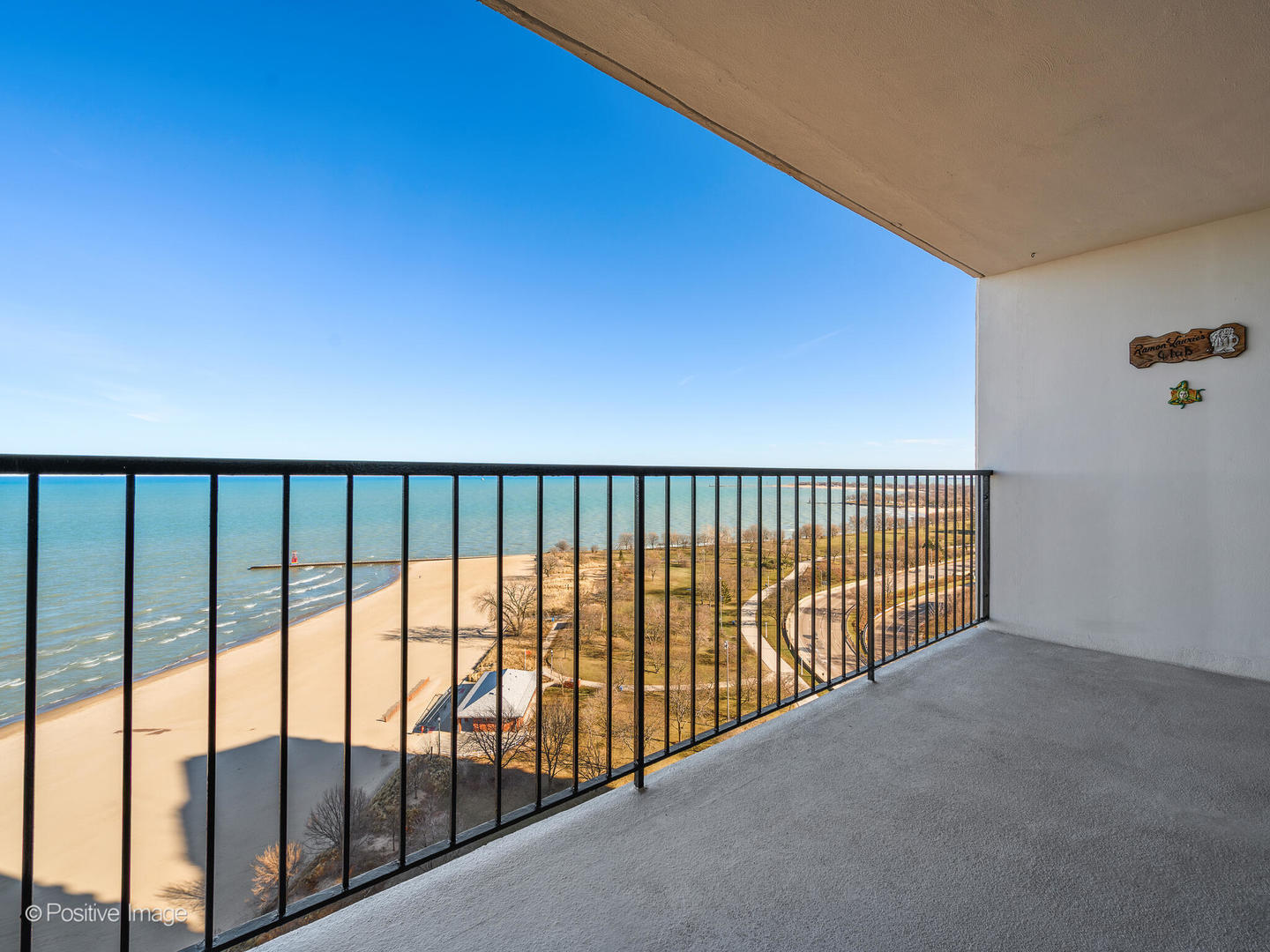 5733 North Sheridan Road, Unit 22C Chicago, IL 60660 - Photo 21 of 29 a view of a balcony