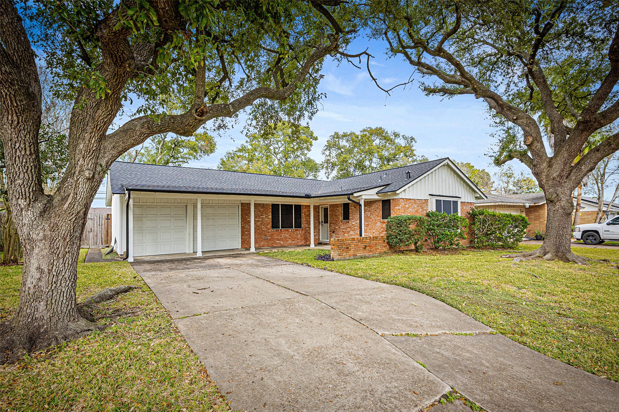 10319 Old Orchard Road La Porte, TX 77571 - Photo 2 of 19