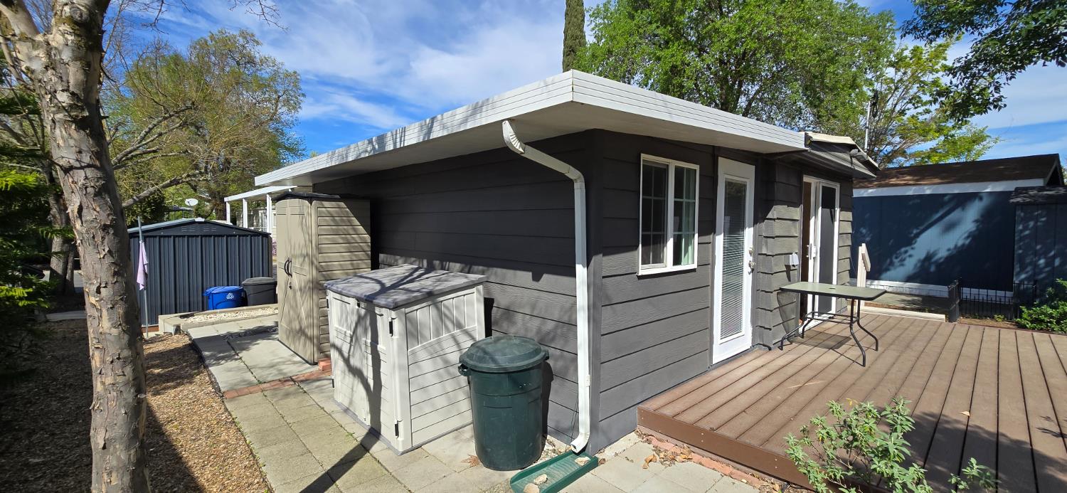 189 Full Circle Davis, CA 95618 - Photo 25 of 29 a front view of a house with a yard