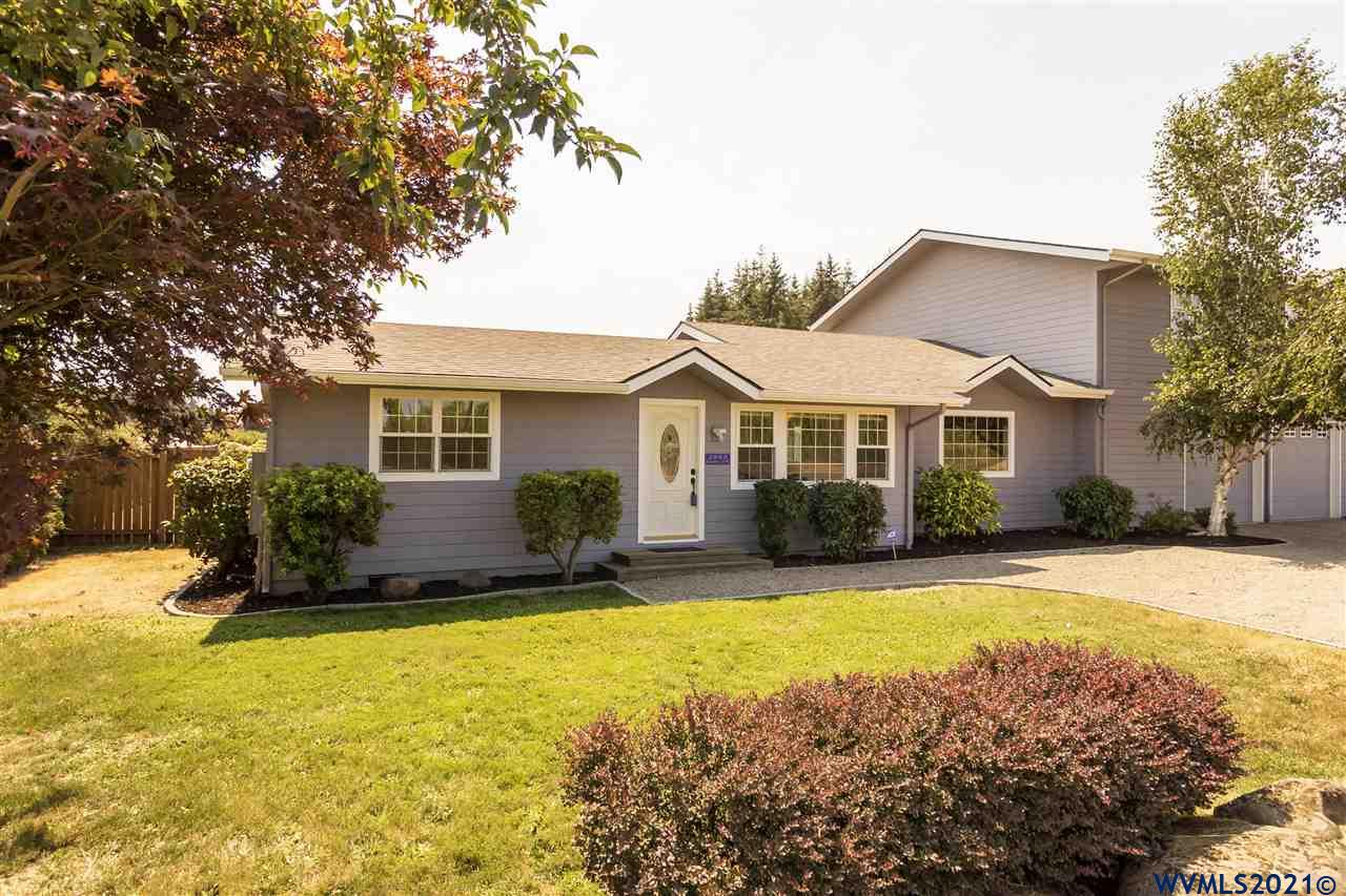 2000 Brooklake Road Northeast Keizer, OR 97303 - Photo 4 of 36 Gallery Image 4