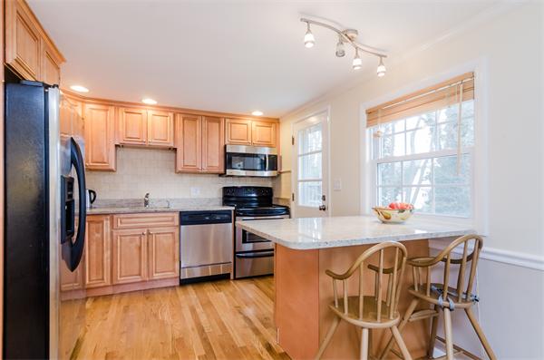 32 Botsford Road Newton, MA 02467 - Photo 5 of 15 Gallery Image 5
