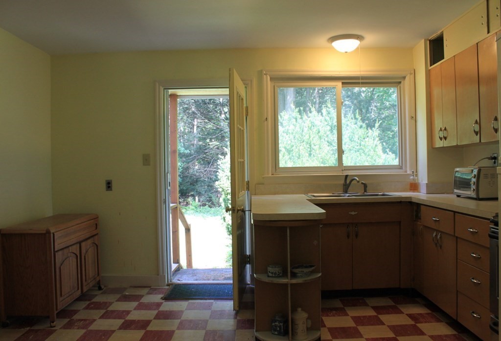 30 Upland Road Concord, MA 01742 - Photo 8 of 14 Gallery Image 8