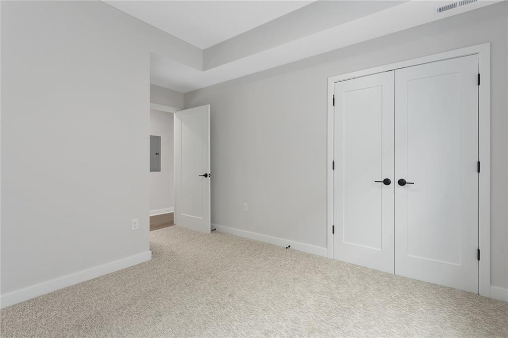 4523 Forest Avenue Kansas City, MO 64110 - Photo 19 of 49