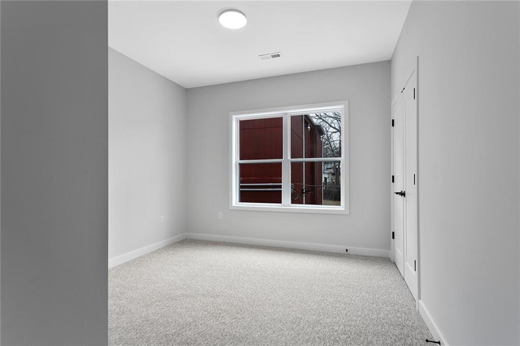 4523 Forest Avenue Kansas City, MO 64110 - Photo 33 of 49