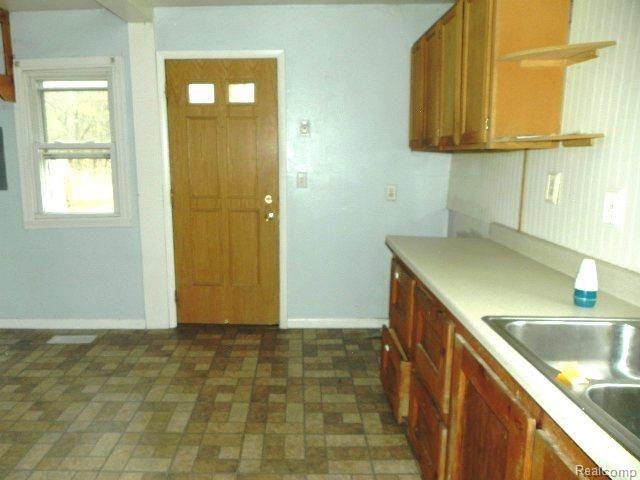 28428 Ecorse Road Romulus, MI 48174 - Photo 15 of 23 261-879477_Kitchen.jpg
