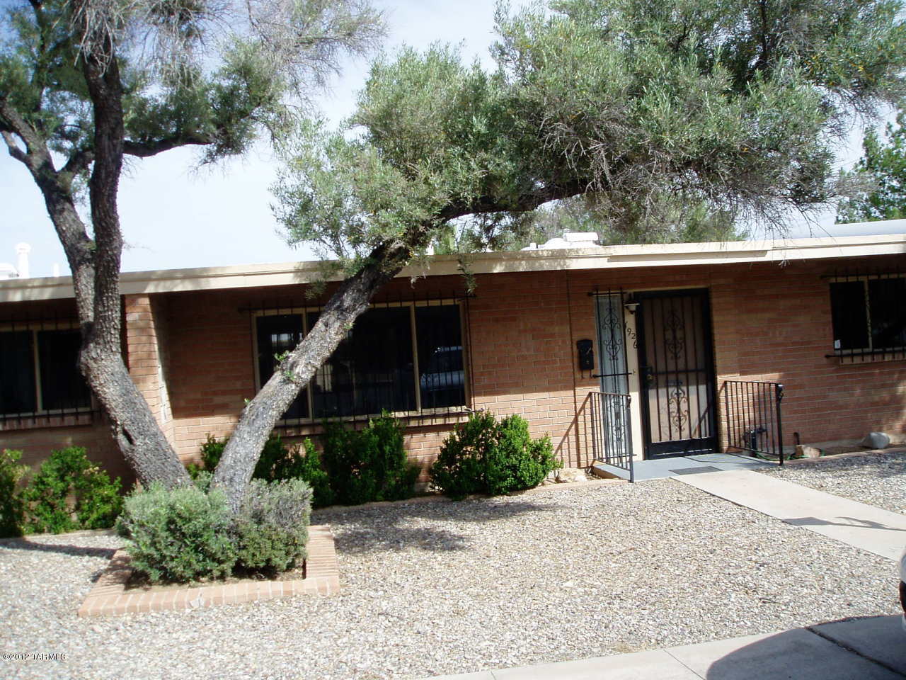 1926 West Anklam Road, Unit 15 Tucson, AZ 85745 - Photo 2 of 24 Gallery Image 2