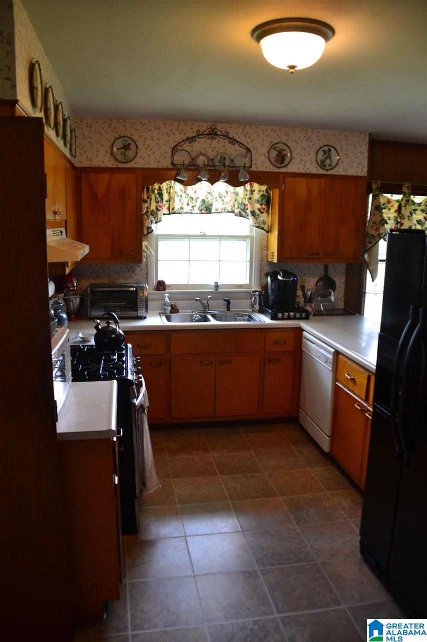 109 1st Street Southwest Hanceville, AL 35077 - Photo 8 of 24