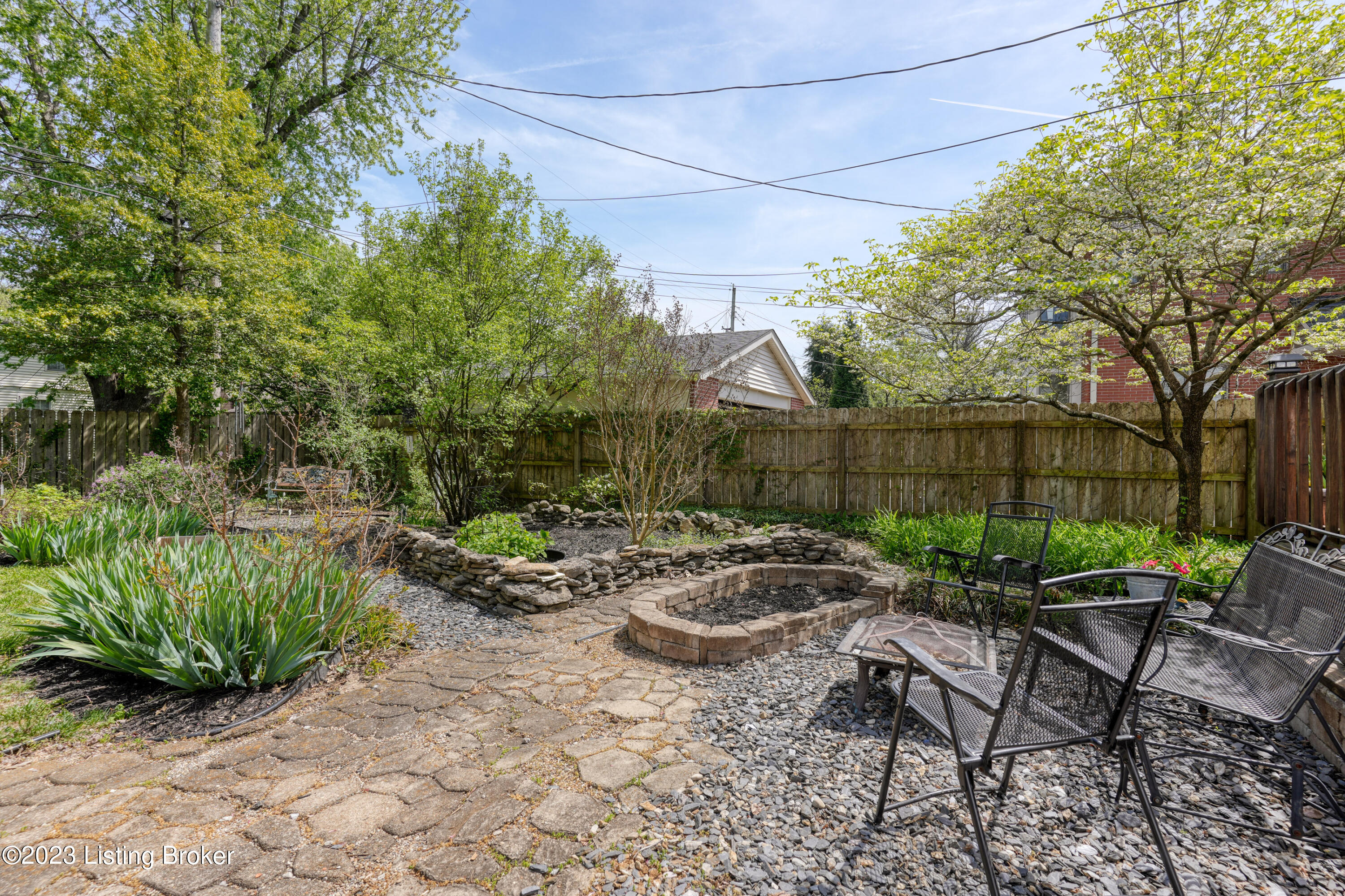 121 Don Allen Road Louisville, KY 40207 - Photo 27 of 37 037 - 20230419 06869