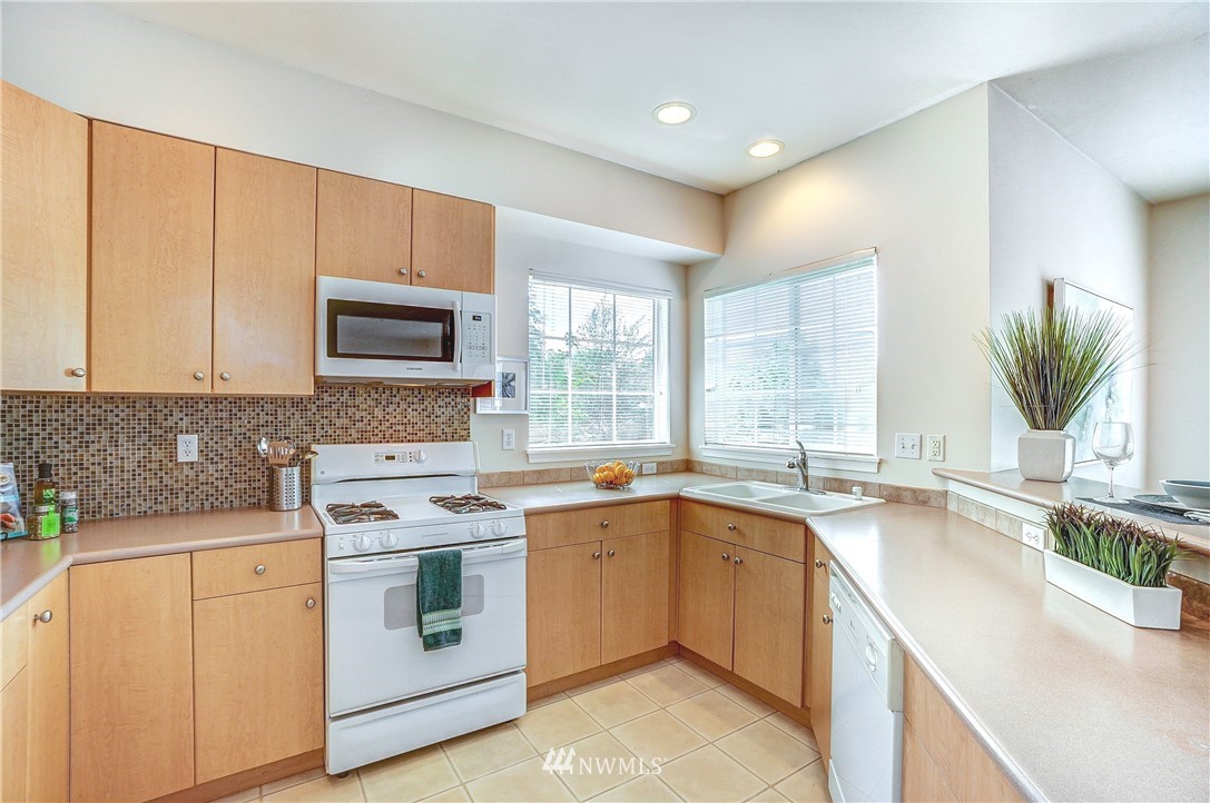 4912 Talbot Place South, Unit G Renton, WA 98055 - Photo 8 of 25