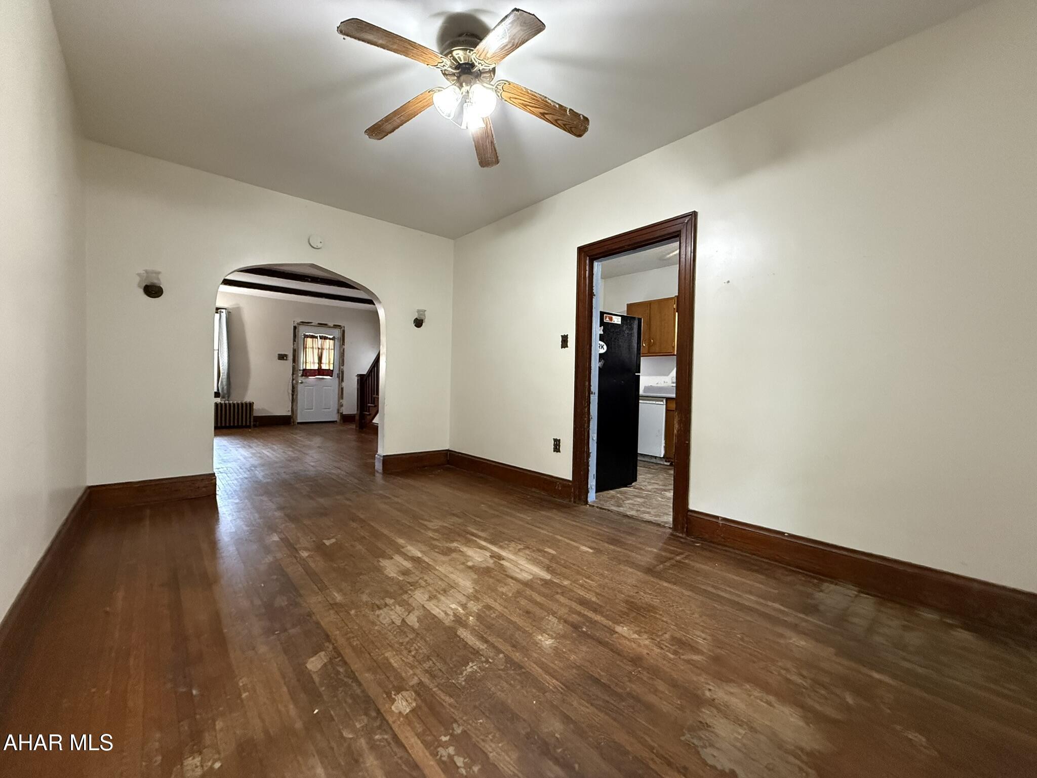527 Moore Street Huntingdon, PA 16652 - Photo 7 of 18
