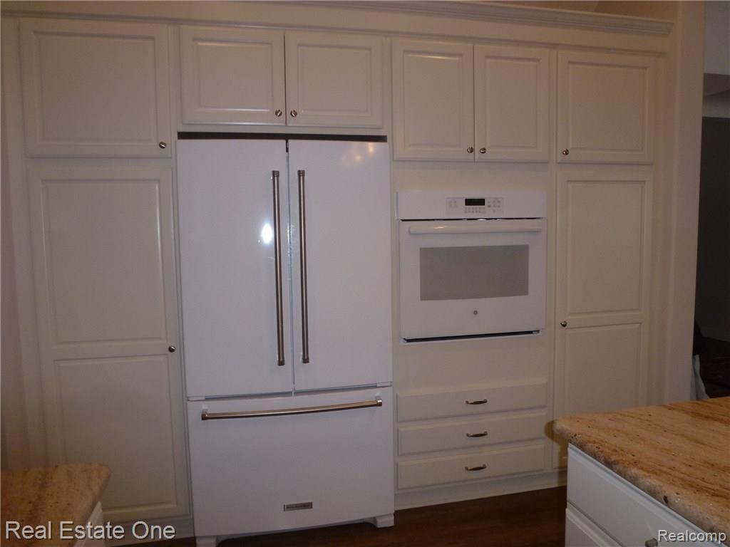 5220 Brecon Court, Unit 43 Rochester, MI 48306 - Photo 17 of 33 P1050656.JPG