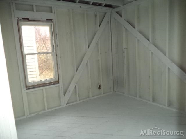 1792 Roslyn Road Grosse Pointe, MI 48236 - Photo 8 of 18 31232347-7.JPG