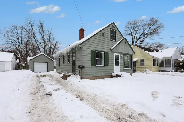 $219,900 | 116 Honeoye Street Southwest, Wyoming, MI 49548