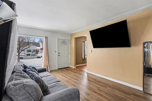 $199,900 | 116 Honeoye Street Southwest, Wyoming, MI 49548