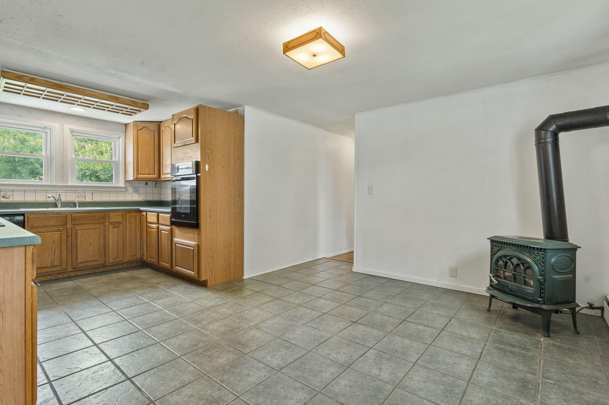 1000 Riverside Drive Auburn, ME 04210 - Photo 13 of 40 25-web-or-mls-DSC08352