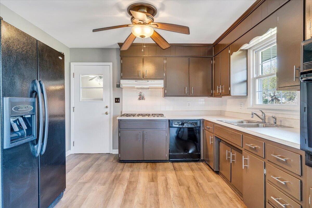 2407 Laura Road Northwest Roanoke, VA 24017 - Photo 15 of 51 13-MIB09892