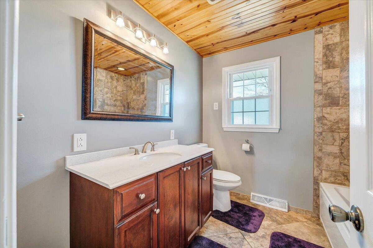 2407 Laura Road Northwest Roanoke, VA 24017 - Photo 28 of 51 28-MIB09937