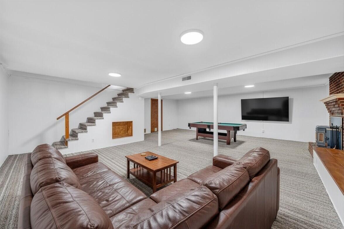 2407 Laura Road Northwest Roanoke, VA 24017 - Photo 31 of 51 VIRTUALLY STAGED