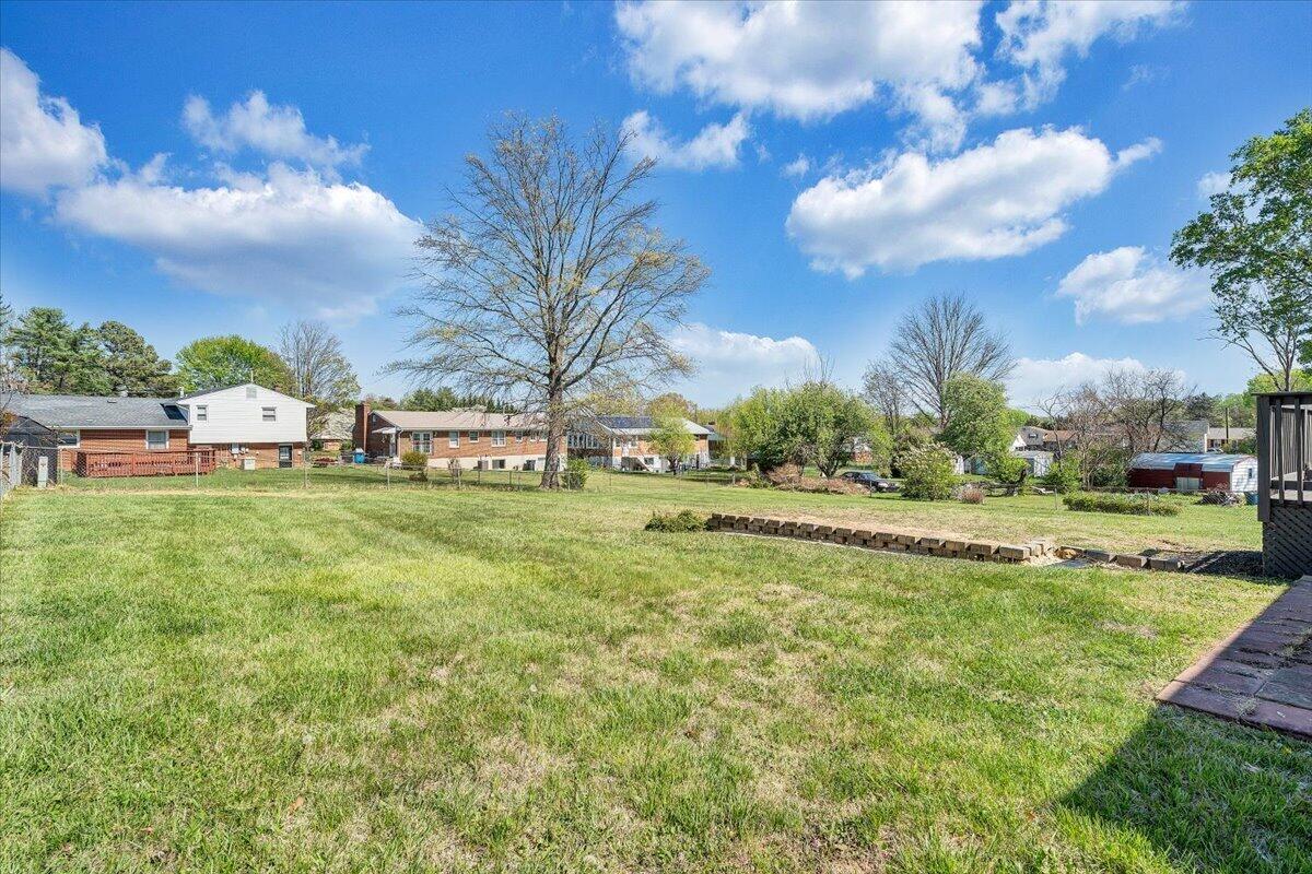 2407 Laura Road Northwest Roanoke, VA 24017 - Photo 48 of 51 49-MIB09985