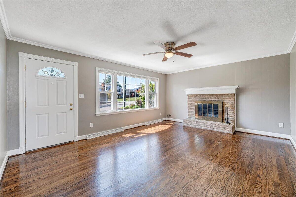 2407 Laura Road Northwest Roanoke, VA 24017 - Photo 6 of 51 06-MIB09874