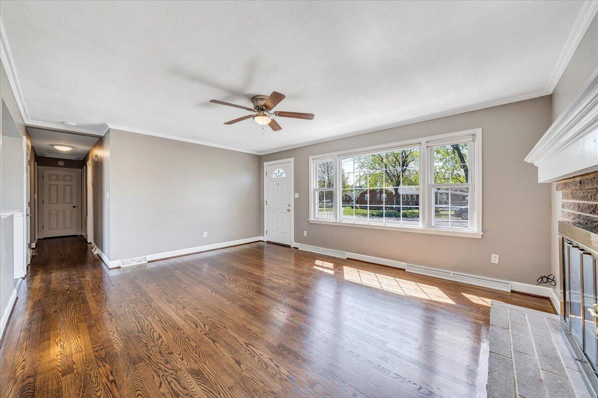 2407 Laura Road Northwest Roanoke, VA 24017 - Photo 8 of 51 07-MIB09871