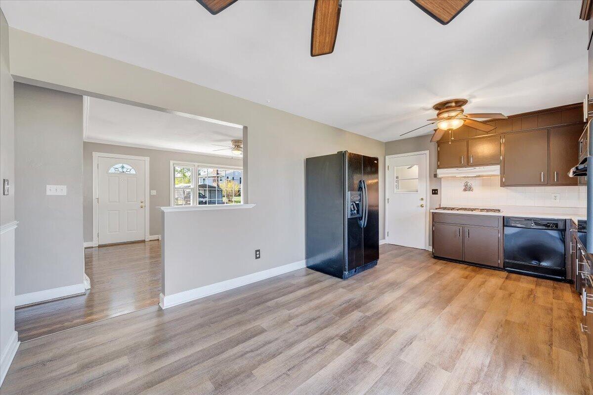 2407 Laura Road Northwest Roanoke, VA 24017 - Photo 10 of 51 12-MIB09889