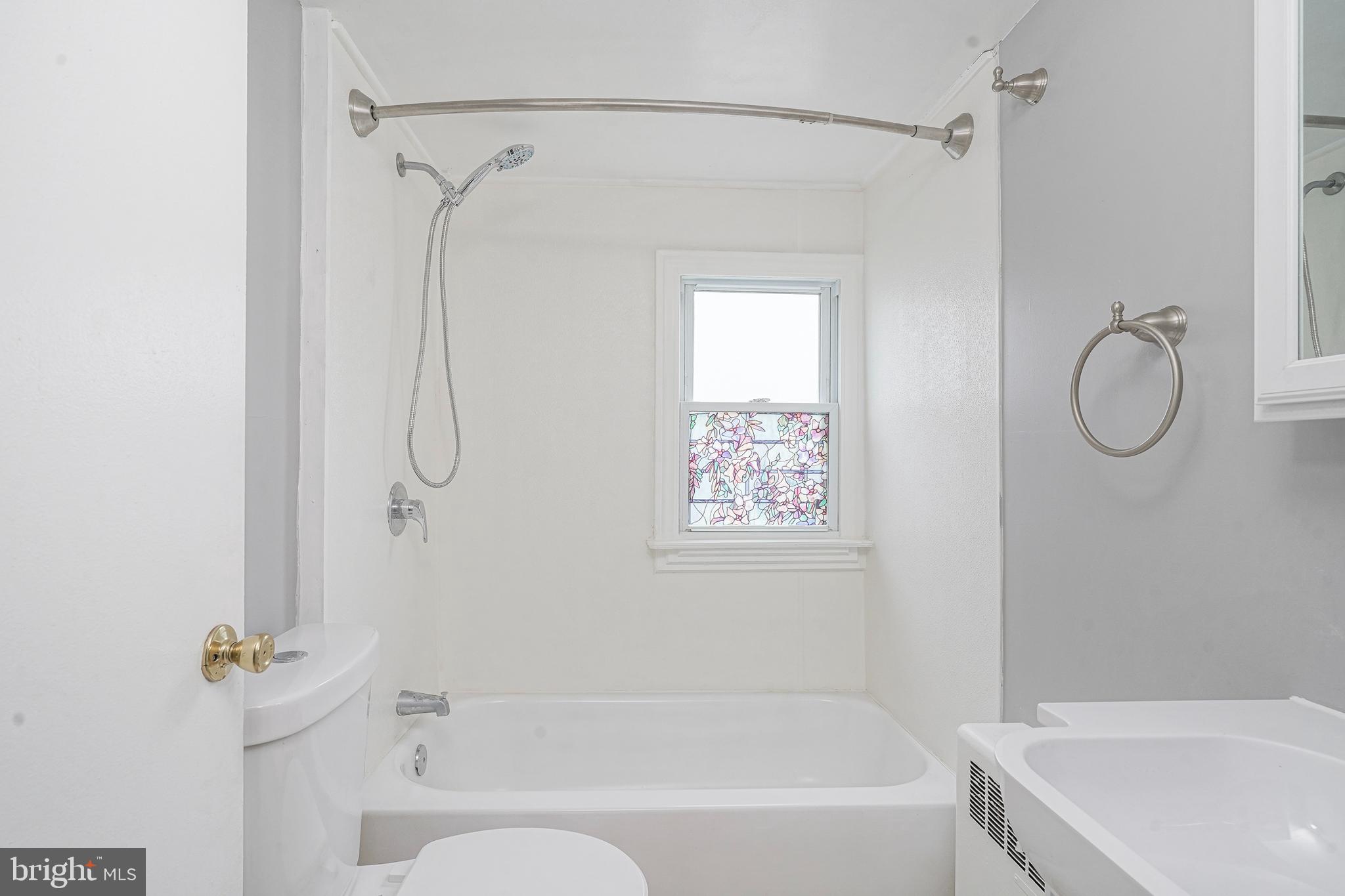 89 Main Street Bridgeport, NJ 08014 - Photo 18 of 33 Gallery Image 18
