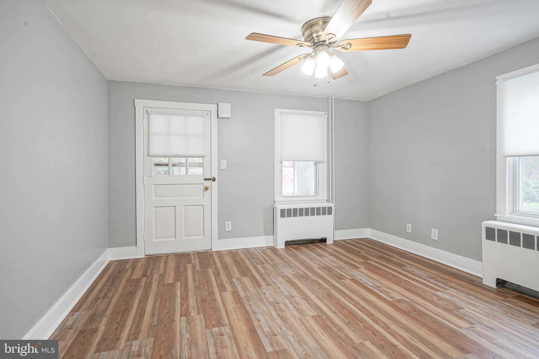 89 Main Street Bridgeport, NJ 08014 - Photo 5 of 33 Gallery Image 5