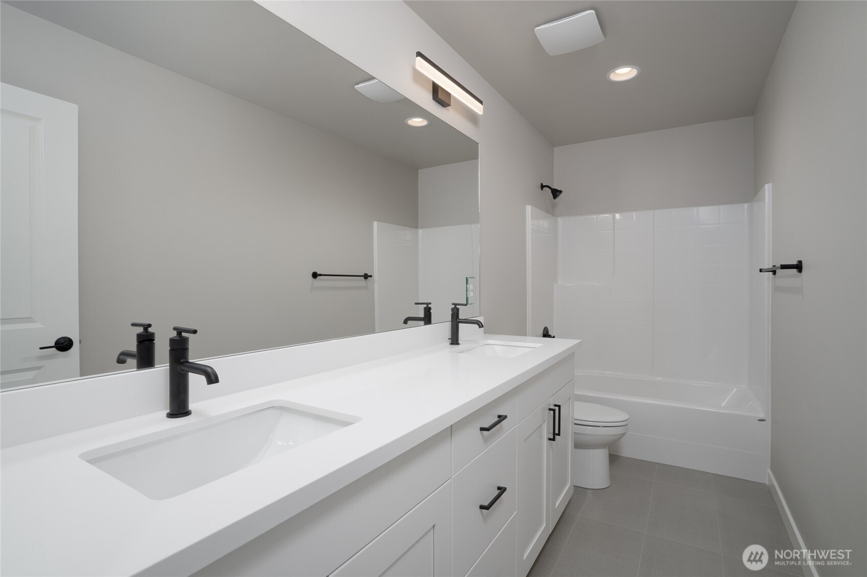 2452 Ridgeway Drive Oak Harbor, WA 98277 - Photo 5 of 10