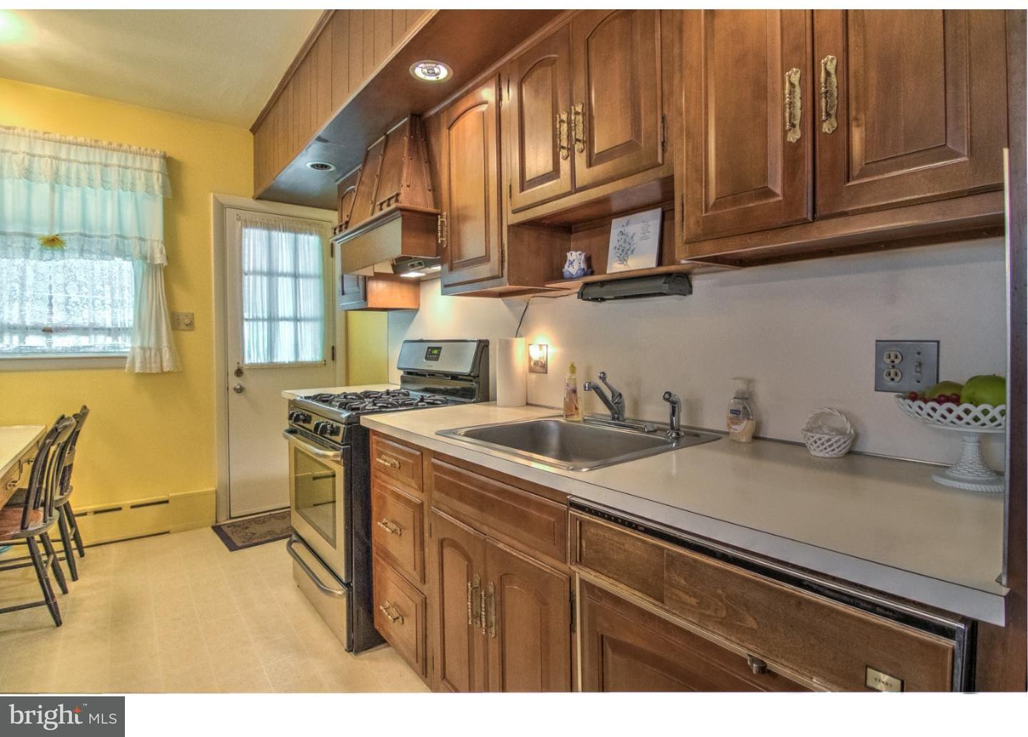 306 Sunset Road Reading, PA 19611 - Photo 15 of 25