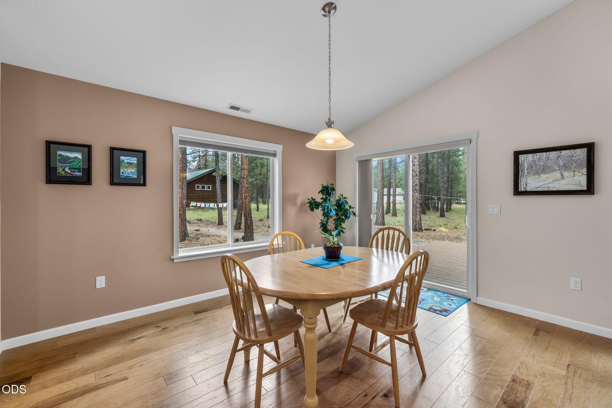 14431 Crossroads Loop Sisters, OR 97759 - Photo 15 of 37