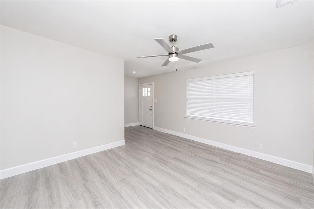 504 Pecan Street Crowley, TX 76036 - Photo 5 of 30