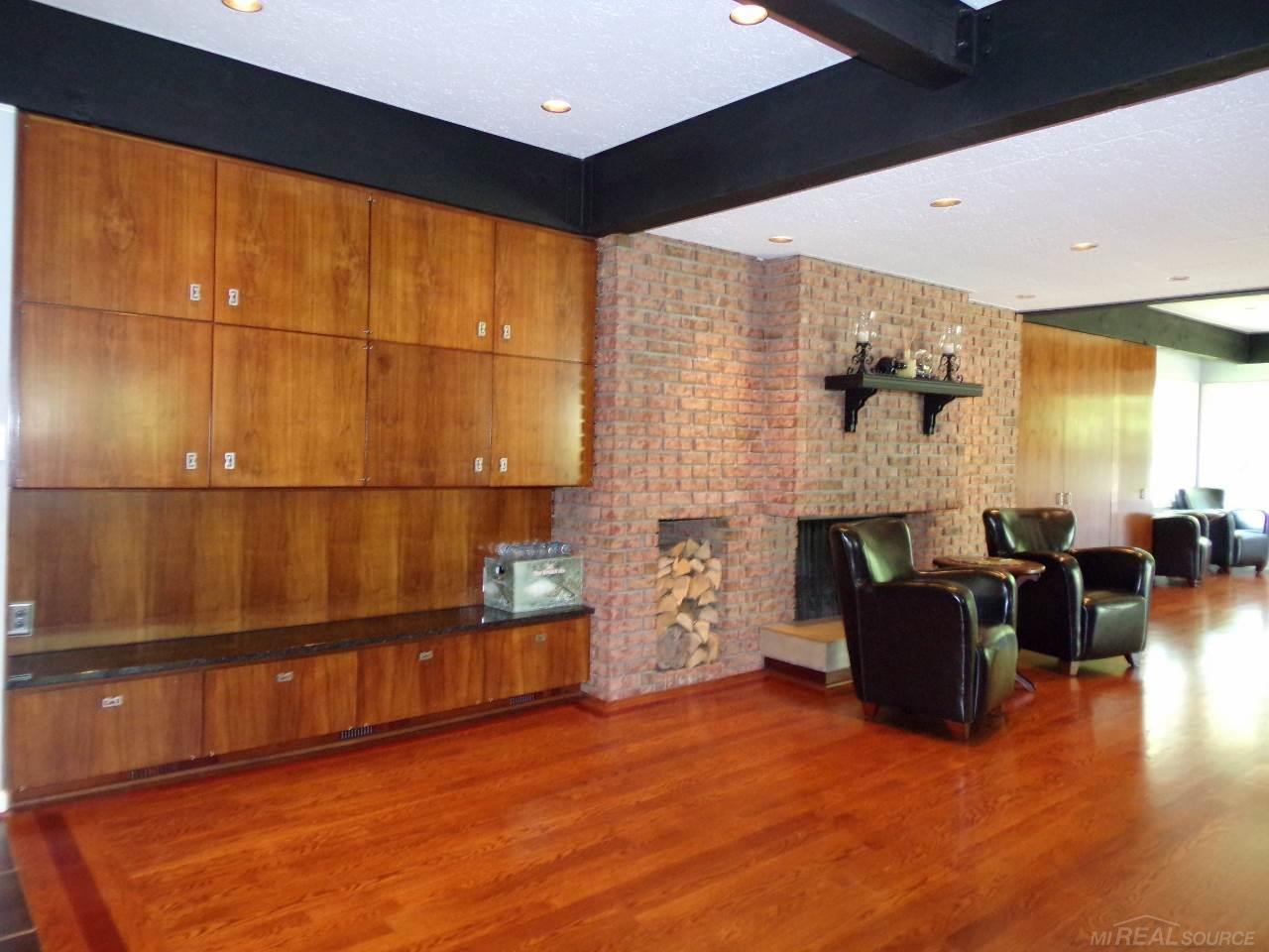 1070 North Renaud Road Grosse Pointe Woods, MI 48236 - Photo 5 of 50