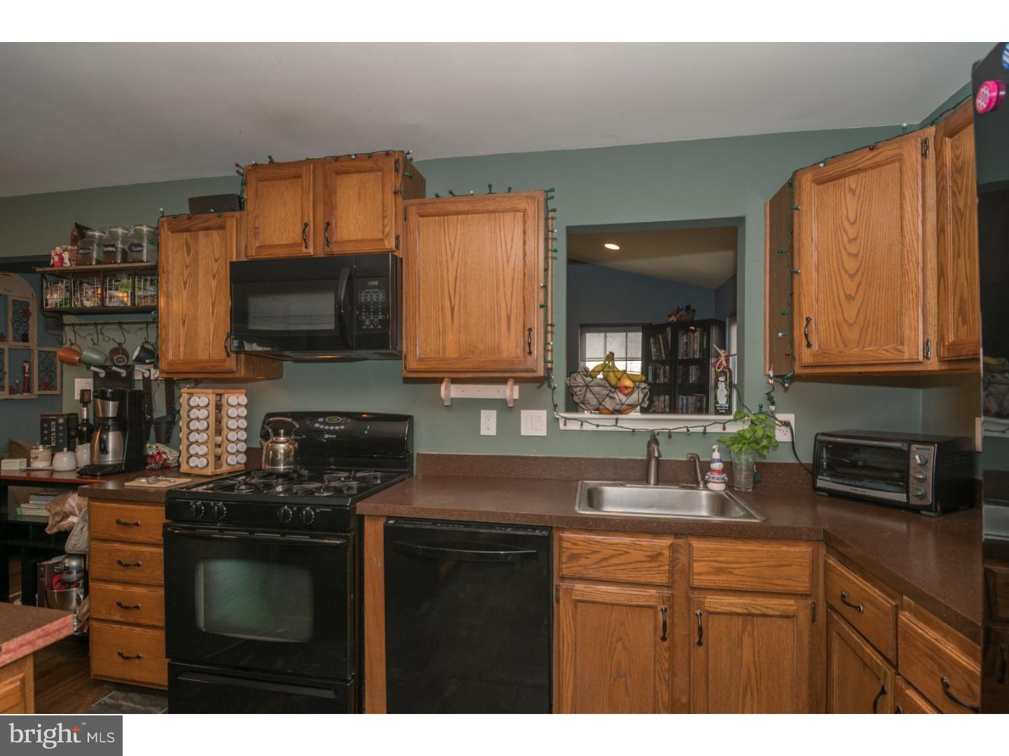 417 Tudor Road Collegeville, PA 19426 - Photo 8 of 24 Kitchen