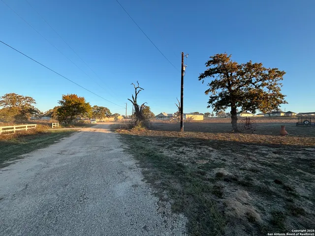 $85,500 | 410 Shady Lane, La Vernia, TX 78121
