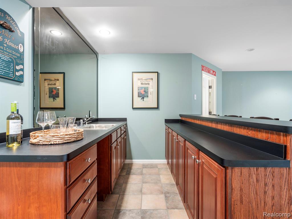 1331 Avon Circle West Rochester Hills, MI 48309 - Photo 35 of 54