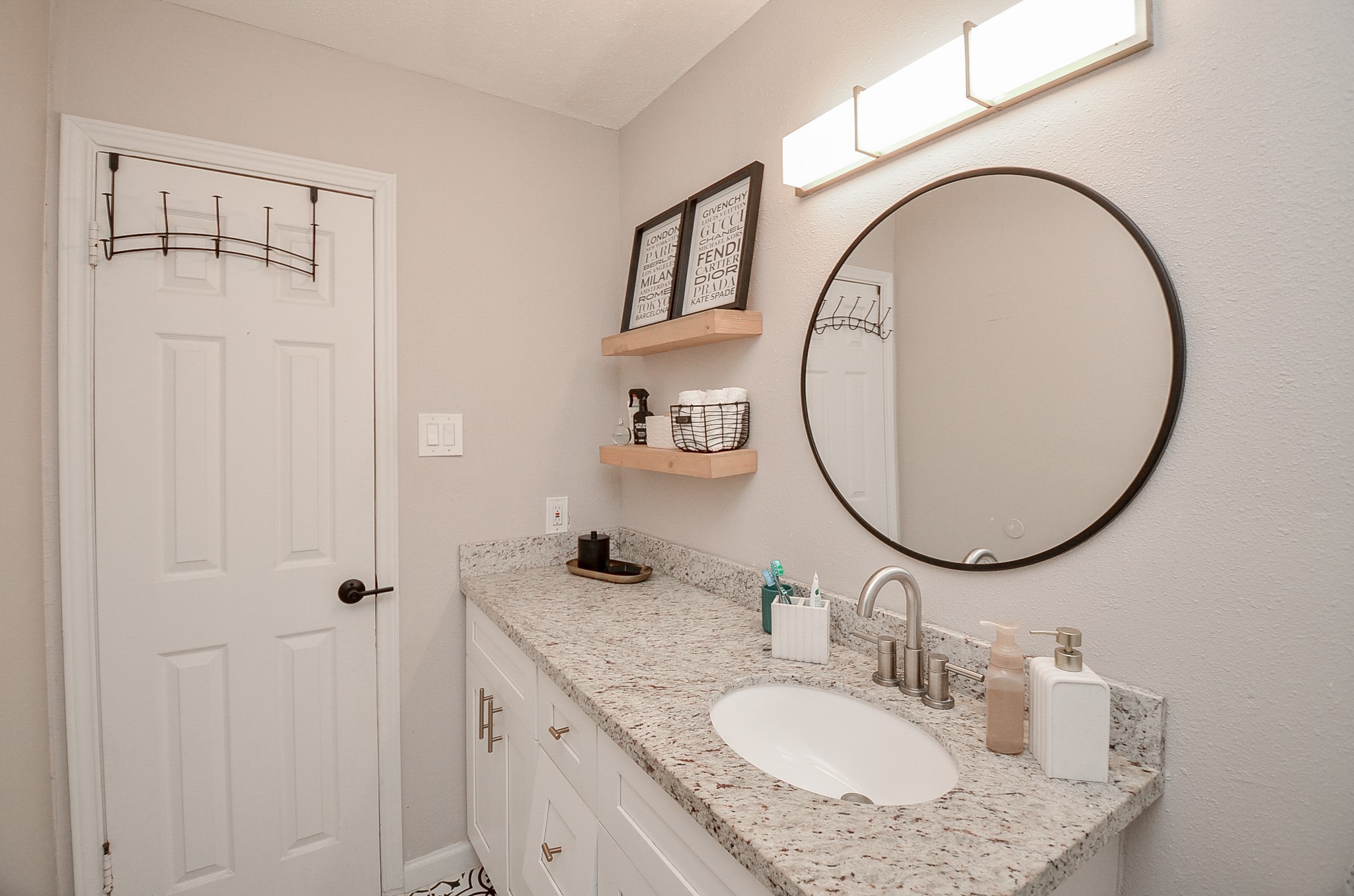 201 Inwood Lane Highlands, TX 77562 - Photo 19 of 31